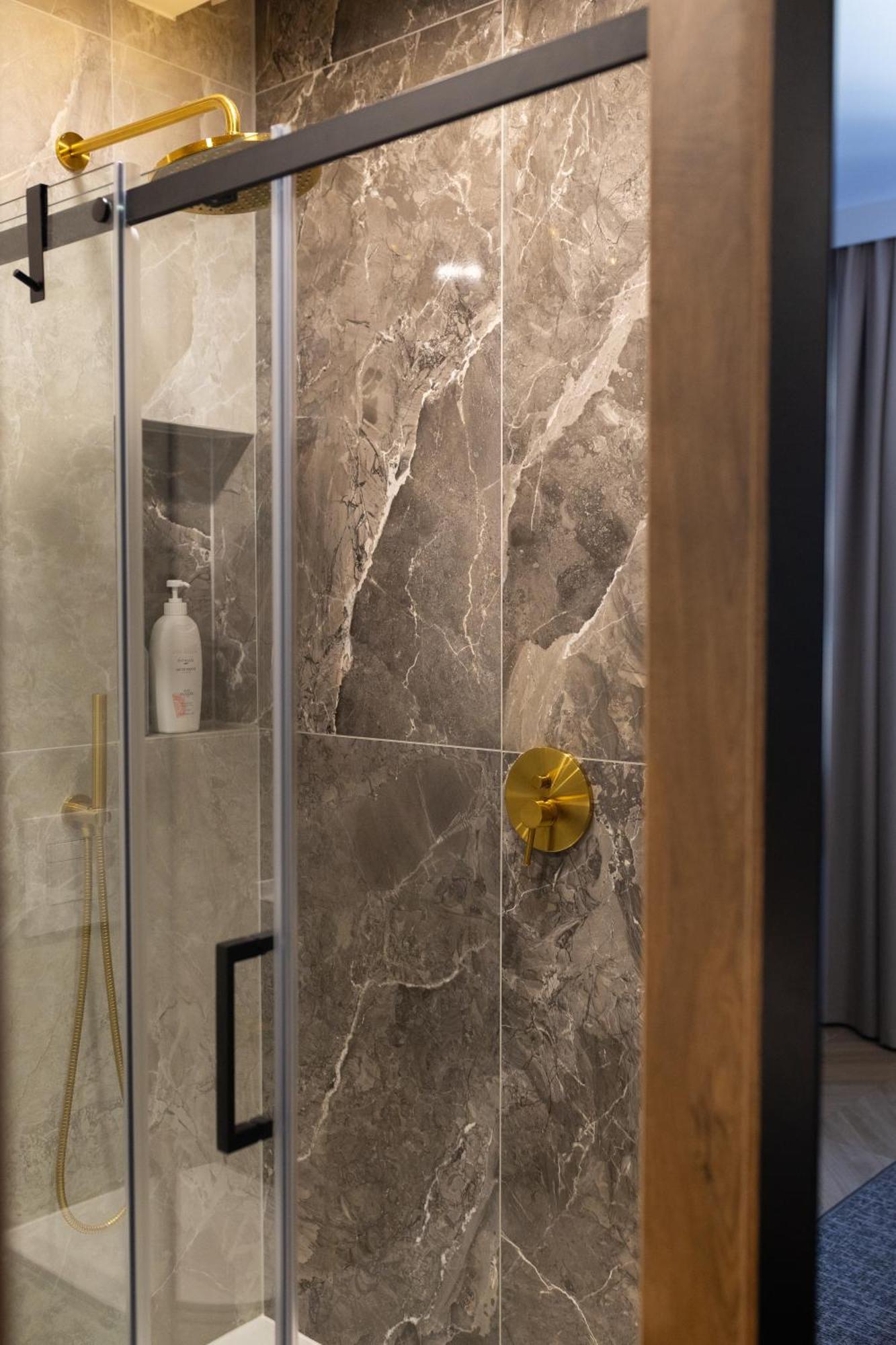 Four Sisters Luxury Rooms In Siauliai Εξωτερικό φωτογραφία