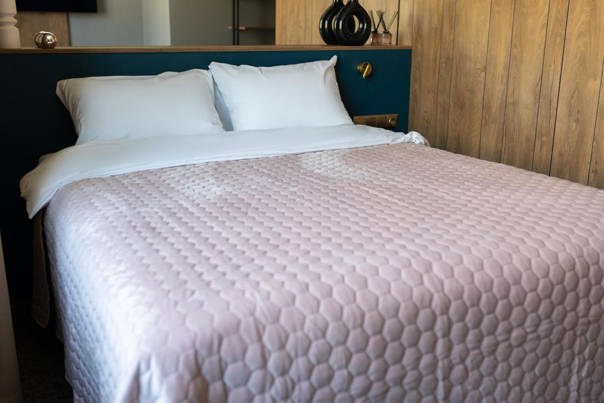 Four Sisters Luxury Rooms In Siauliai Εξωτερικό φωτογραφία